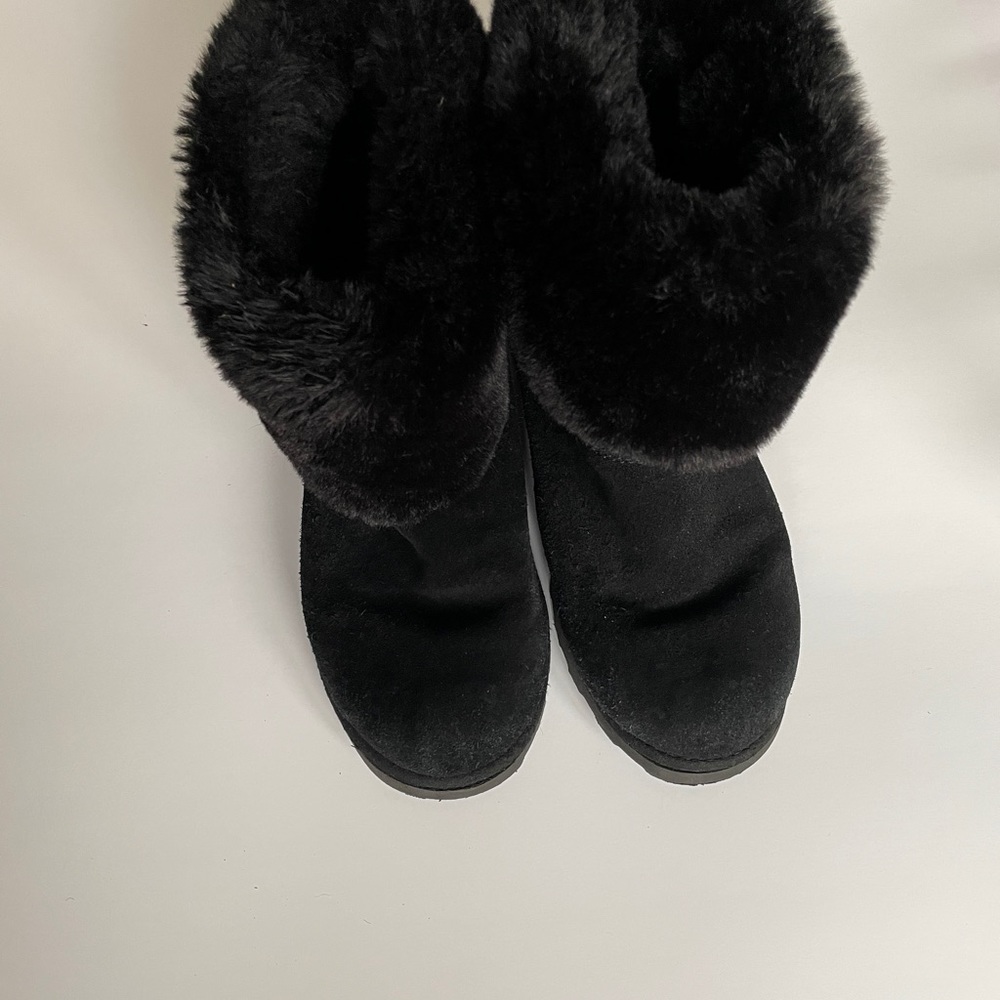 Bearpaw Black Marlene Suede Boot size 6